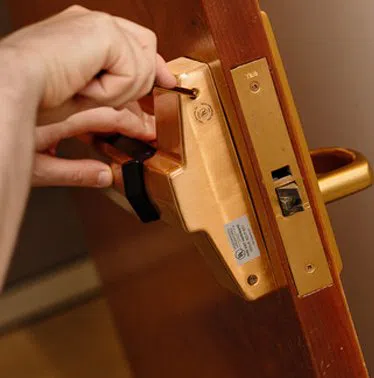 Jersey City Expert Locksmith Jersey City, NJ 201-374-9441 Jersey City Expert Locksmith Jersey City, NJ 201-374-9441 - 20a-new-locks-installation